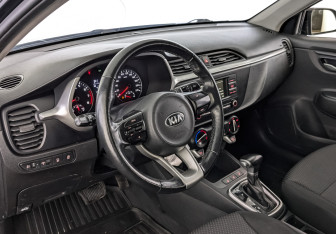 Подержанный автомобиль Kia Rio Hatchback 2021 года (14 фото)