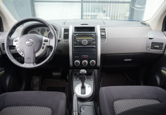 Подержанный автомобиль Nissan X-Trail 2008 года (10 фото)