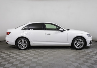 Подержанный автомобиль Audi A4 Sedan 2018 года (4 фото)