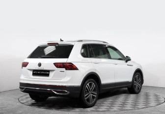 Подержанный автомобиль Volkswagen Tiguan 2021 года (3 фото)