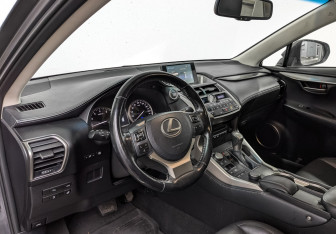 Подержанный автомобиль Lexus NX 2016 года (15 фото)