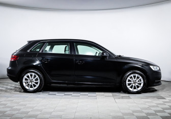 Подержанный автомобиль Audi A3 Hatchback 2014 года (4 фото)