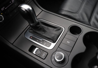 Подержанный автомобиль Volkswagen Touareg 2013 года (14 фото)