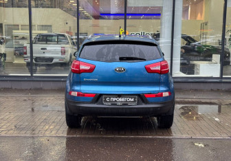 Подержанный автомобиль Kia Sportage 2010 года (7 фото)