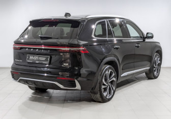 Подержанный автомобиль Geely Monjaro 2024 года (5 фото)