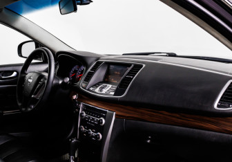 Подержанный автомобиль Nissan Teana 2010 года (9 фото)