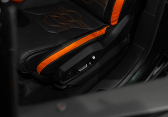 Подержанный автомобиль Lamborghini Urus 2025 года (17 фото)