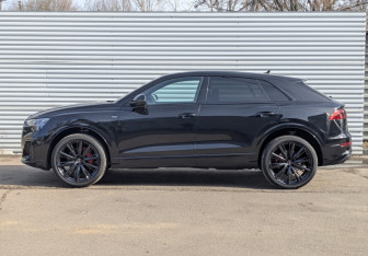 Новый Audi Q8 2025 (3 фото)