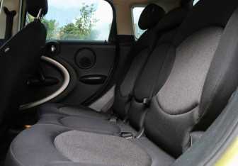 Подержанный автомобиль MINI Countryman 2011 года (8 фото)