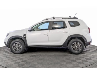 Подержанный автомобиль Renault Duster 2021 года (8 фото)