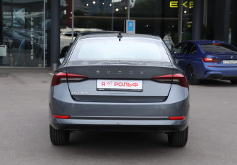 Подержанный автомобиль Skoda Octavia Liftback 2021 года (6 фото)