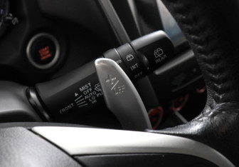 Подержанный автомобиль Mitsubishi ASX 2013 года (14 фото)