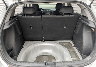 Подержанный автомобиль Kia Rio Hatchback 2021 года (10 фото)