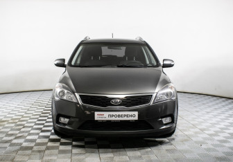 Подержанный автомобиль Kia Ceed Wagon 2012 года (2 фото)