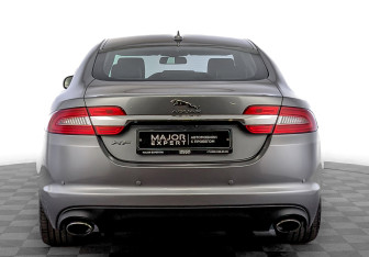 Подержанный автомобиль Jaguar XF Sedan 2014 года (6 фото)