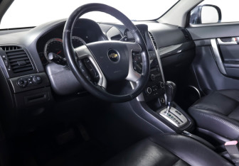 Подержанный автомобиль Chevrolet Captiva 2009 года (14 фото)