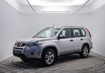 Подержанный автомобиль Nissan X-Trail 2012 года (1 фото)