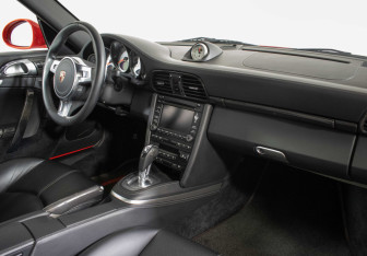 Подержанный автомобиль Porsche 911 Coupe 2010 года (17 фото)
