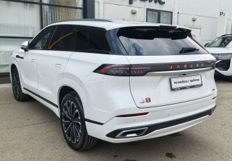 Подержанный автомобиль Jaecoo J8 2024 года (7 фото)