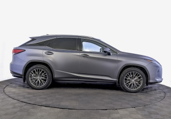 Подержанный автомобиль Lexus RX 2021 года (4 фото)