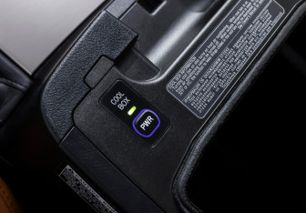 Подержанный автомобиль Lexus LX 2014 года (26 фото)