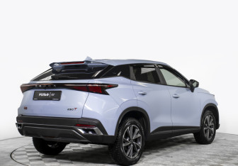 Подержанный автомобиль Omoda C5 2024 года (5 фото)