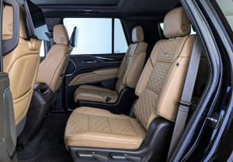 Подержанный автомобиль Cadillac Escalade Suv 2022 года (18 фото)