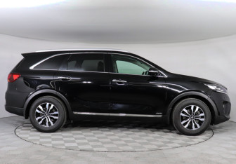 Подержанный автомобиль Kia Sorento 2018 года (4 фото)