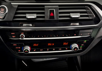 Подержанный автомобиль BMW X3 2021 года (26 фото)