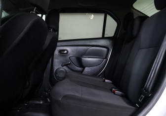 Подержанный автомобиль Renault Logan Sedan 2018 года (11 фото)