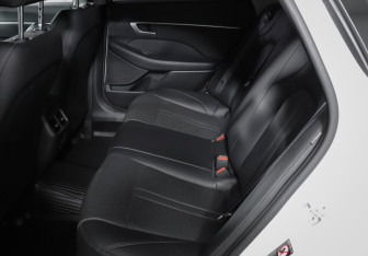 Подержанный автомобиль Hyundai Sonata 2019 года (10 фото)