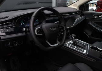 Подержанный автомобиль Omoda S5 2024 года (18 фото)