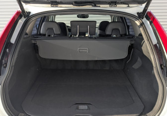 Подержанный автомобиль Volvo XC60 2016 года (10 фото)