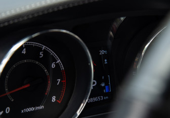 Подержанный автомобиль Citroen C-Crosser 2011 года (9 фото)
