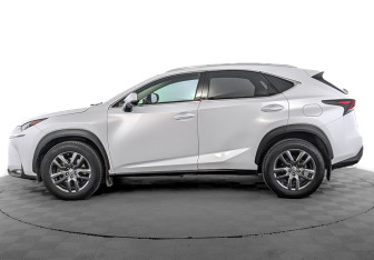 Подержанный автомобиль Lexus NX 2016 года (8 фото)
