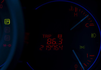 Подержанный автомобиль Mazda CX-7 2011 года (12 фото)