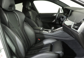 Подержанный автомобиль BMW X6 2020 года (15 фото)