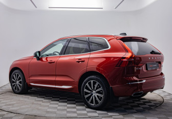 Подержанный автомобиль Volvo XC60 2018 года (3 фото)