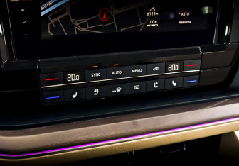 Подержанный автомобиль Volkswagen Touareg 2019 года (28 фото)