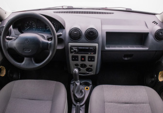 Подержанный автомобиль Renault Logan Sedan 2009 года (13 фото)