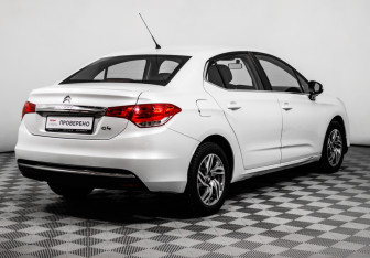 Подержанный автомобиль Citroen C4 Sedan 2014 года (5 фото)