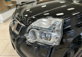 Подержанный автомобиль Nissan X-Trail 2012 года (25 фото)