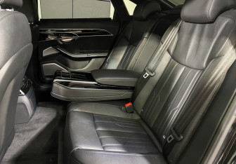 Подержанный автомобиль Audi A8 2019 года (10 фото)