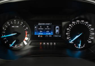 Подержанный автомобиль Ford Mondeo Sedan 2016 года (11 фото)