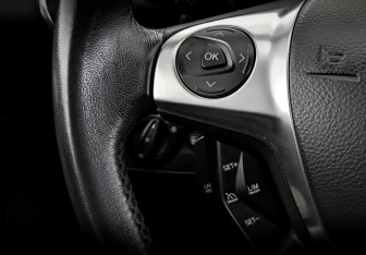 Подержанный автомобиль Ford Kuga 2013 года (26 фото)