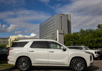 Подержанный автомобиль Hyundai Palisade 2020 года (3 фото)