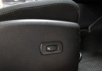 Подержанный автомобиль Renault Fluence 2012 года (19 фото)