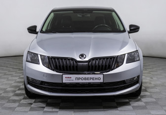 Подержанный автомобиль Skoda Octavia Liftback 2017 года (2 фото)