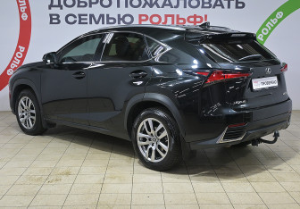 Подержанный автомобиль Lexus NX 2019 года (6 фото)