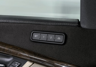 Подержанный автомобиль Cadillac Escalade Suv 2018 года (15 фото)